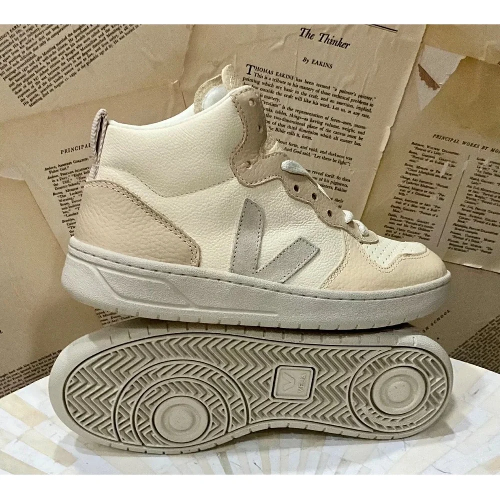 Veja V-15 High Top Sneakers Light Sand Leather
  Size: 37 / 6 - 6.5 - Picture 5 of 7